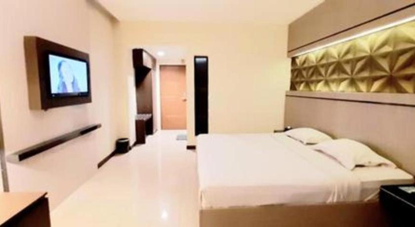 Alexander Hotel Tegal Ngoại thất bức ảnh