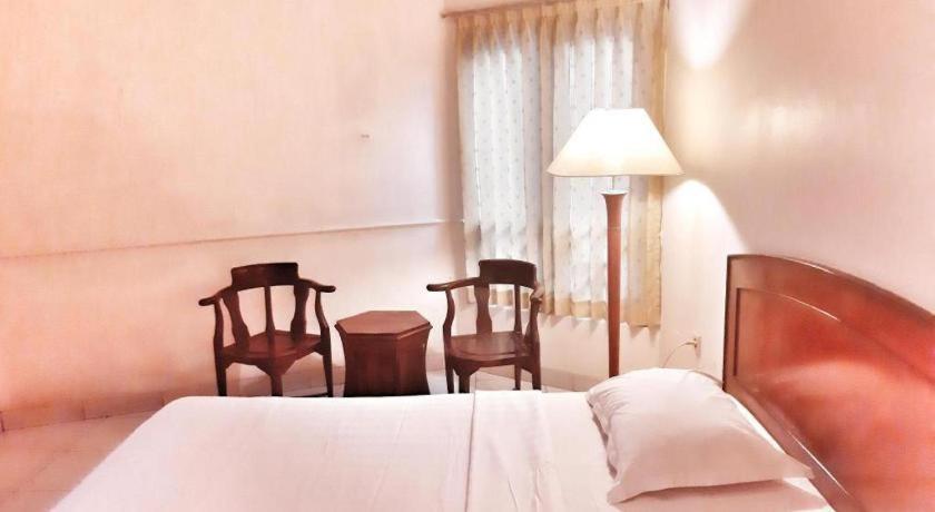 Alexander Hotel Tegal Ngoại thất bức ảnh