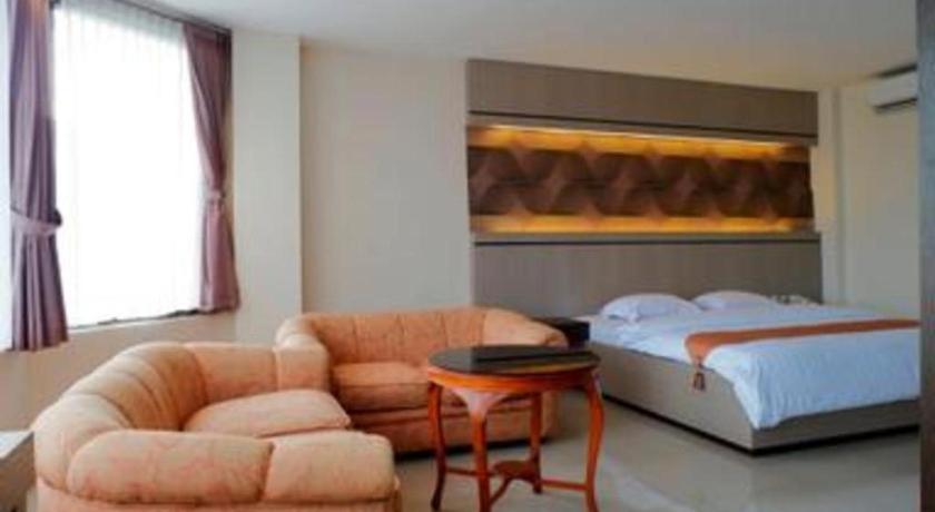 Alexander Hotel Tegal Ngoại thất bức ảnh
