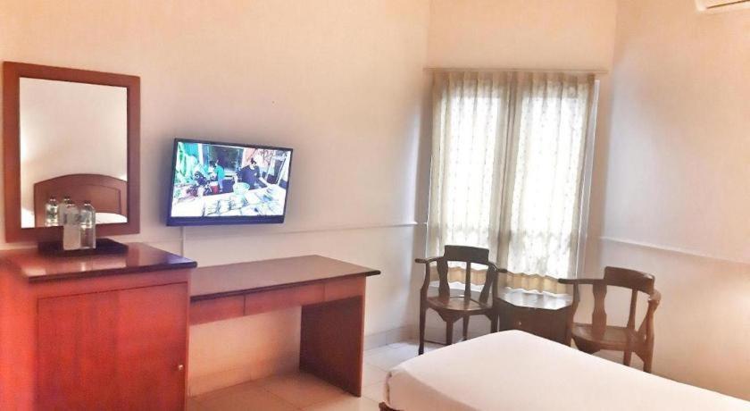 Alexander Hotel Tegal Ngoại thất bức ảnh