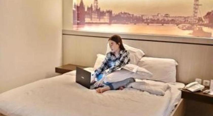 Alexander Hotel Tegal Ngoại thất bức ảnh