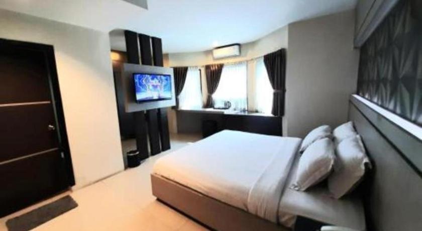 Alexander Hotel Tegal Ngoại thất bức ảnh
