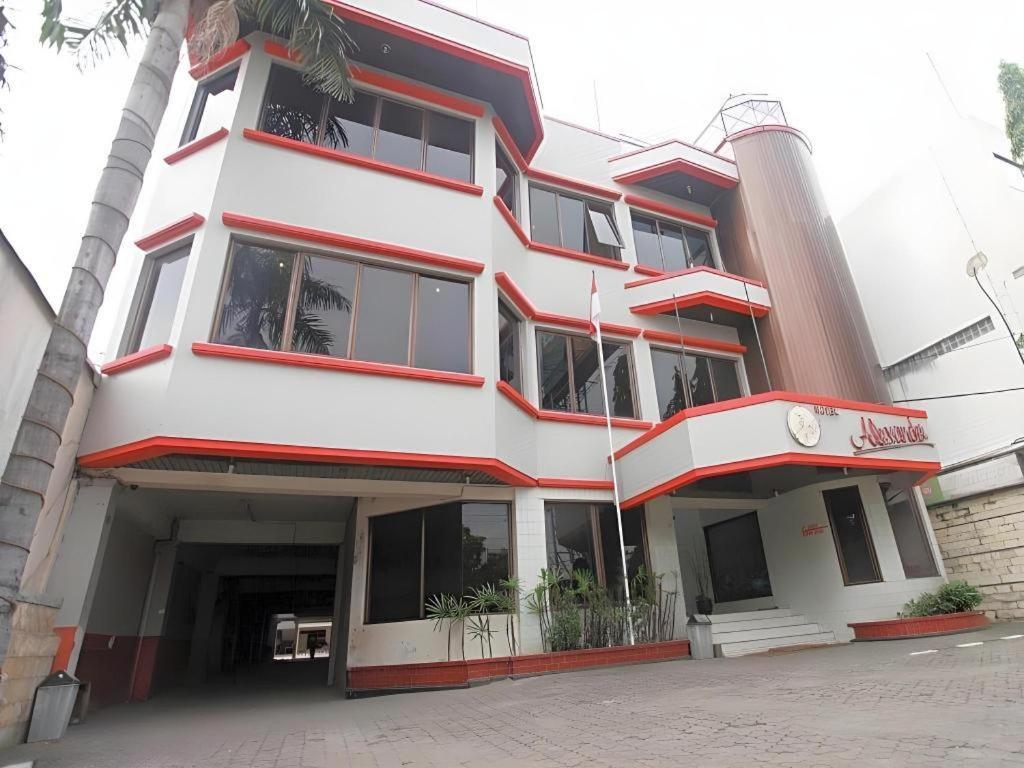 Alexander Hotel Tegal Ngoại thất bức ảnh